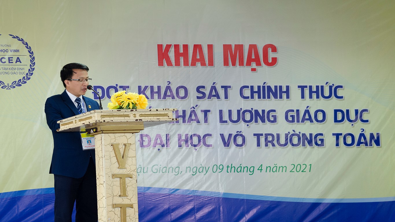 pgs_ts_mai_van_chung_thong_qua_chuong_trinh_lam_viec_cua_doan_danh_gia_ngoai