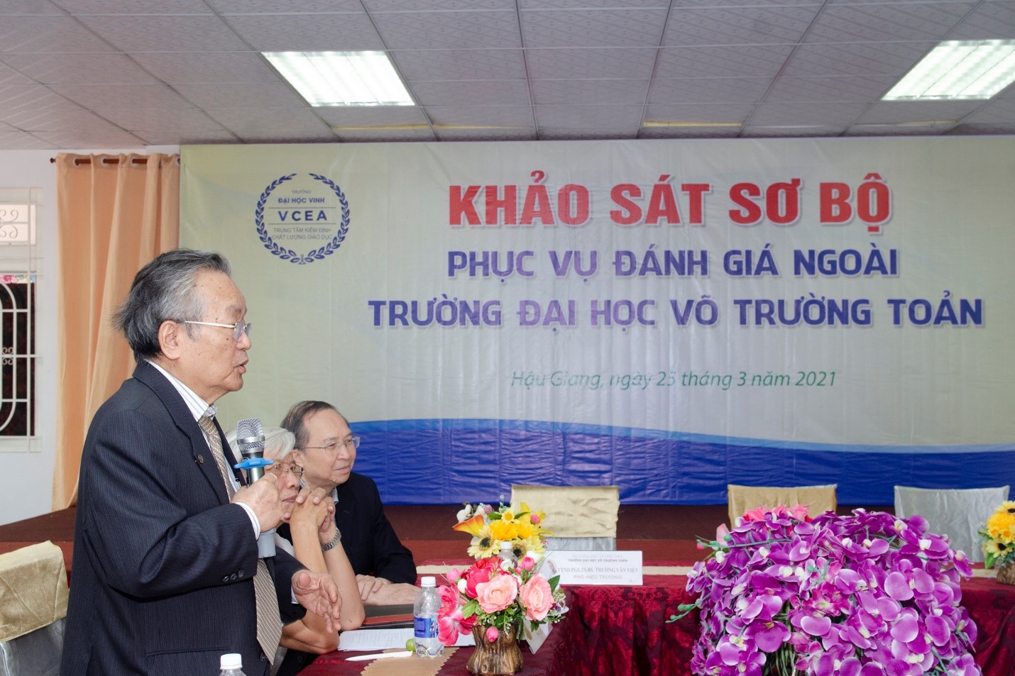 ttns_pgs_ts_bs_truong_van_viet_pho_hieu_truong_nha_truong_phat_bieu_cam_nghi