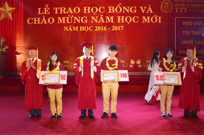 Le-phat-hoc-bong-va-mung-nam-hoc-moi-2016-07